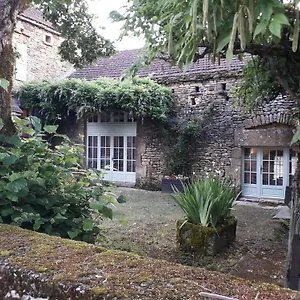 https://la-libellule-and-le-papillon-gites-at-les-leroux-near.midi-pyreneeshotels.com